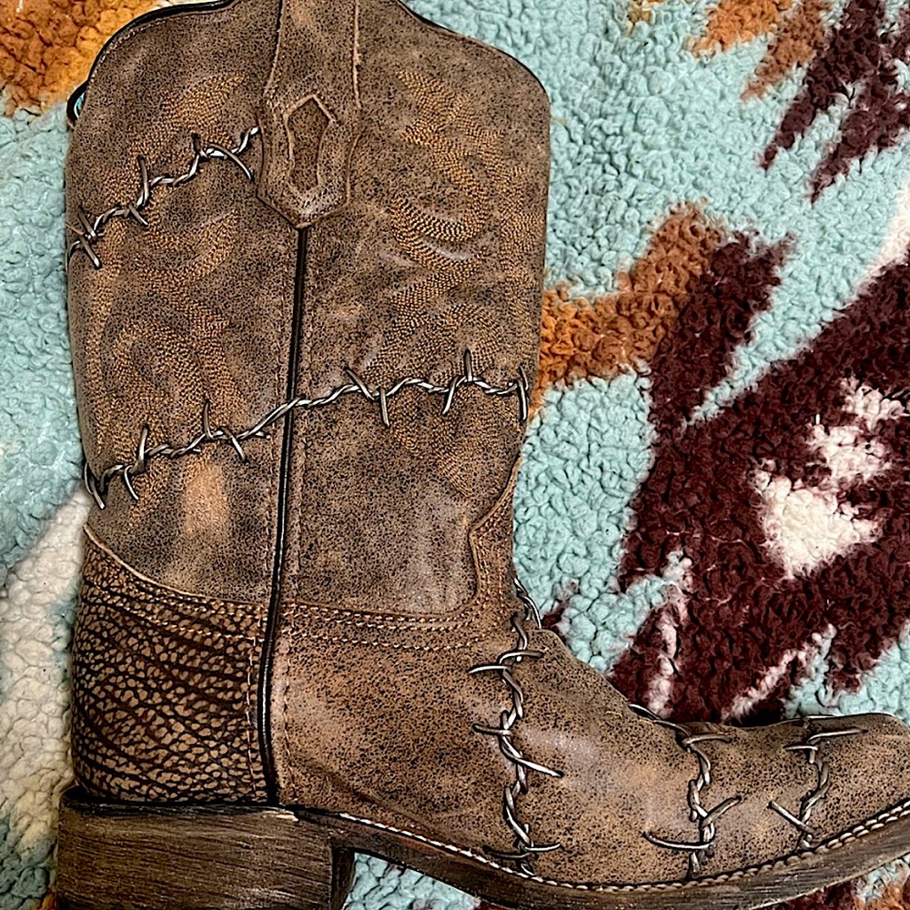 corral narrow square toe boots